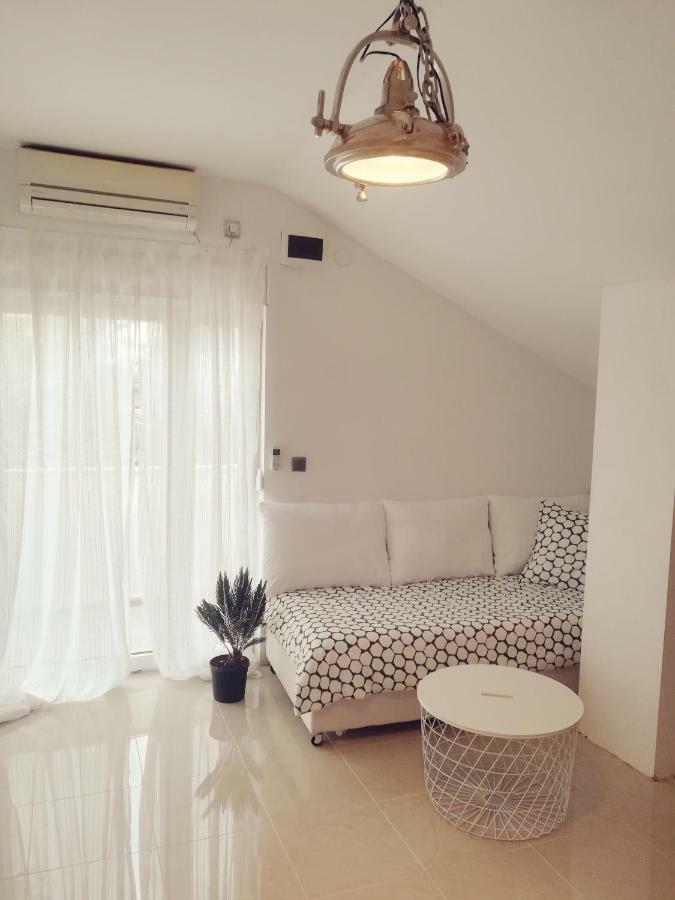 House For Rent Paola Villa Ražanac Buitenkant foto